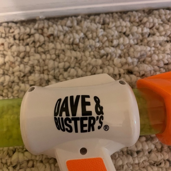 Dave and Busters Blast Popper gun toy, 3 balls - Picture 4 of 5